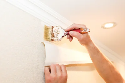 Pose de papier peint à Bois-de-Gand — revêtements muraux et toiles de verre
